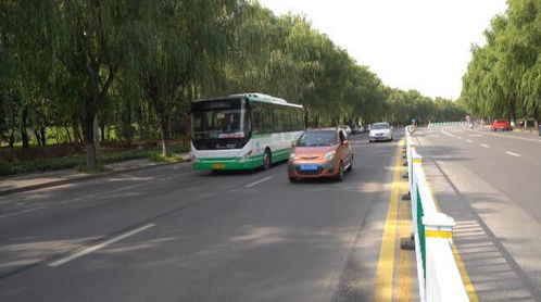 路遇貨車著火，公交司機化身滅火戰士守護城市平安